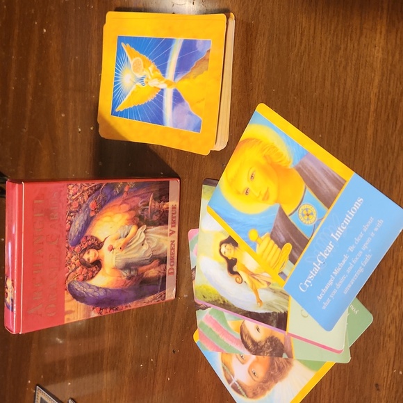 New TRAVEL Size Angels of Abundance Oracle Deck - 44 Cards w/ brief details - Picture 2 of 4